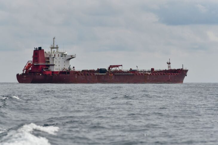 Новини світу - Росія провела 76 танкерів через води країн НАТО за підробленими страховками