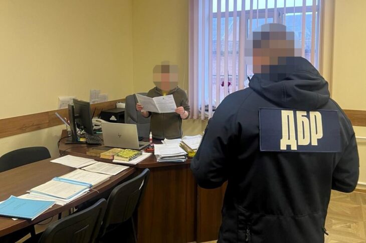 Новини України - У Вінниці посадовицю ТЦК підозрюють у побитті військовозобов'язаного