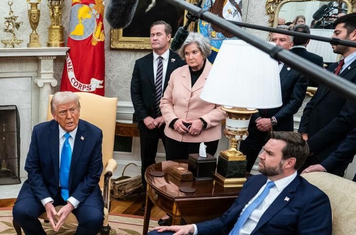Новини світу - Венс пропонував Трампу звільнити Волца - ЗМІ