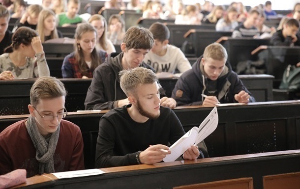Новини України - Частину студентів планують позбавити відстрочки від мобілізації