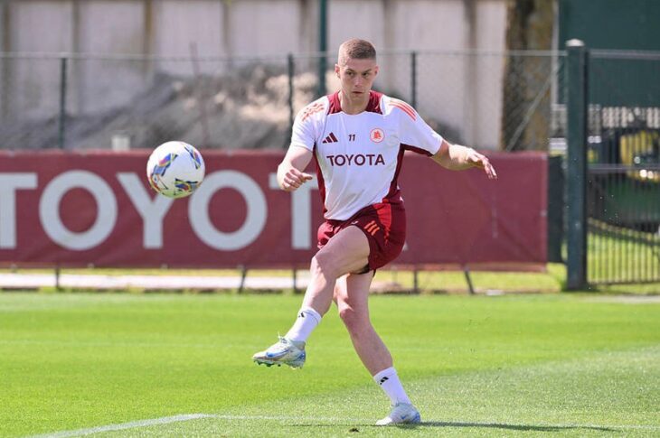 Новини спорту - Довбик серед тих гравців Роми, чиє можливе залишення клубу