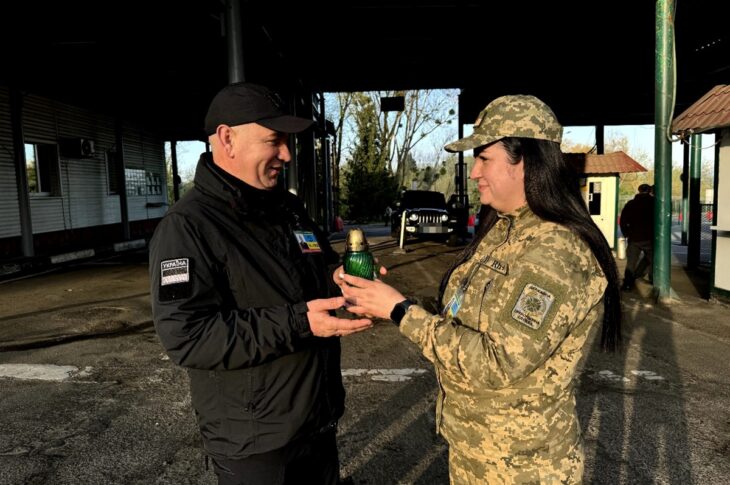 Новини України - ДСНС показала прибуття Благодатного вогню