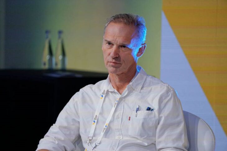 Новини спорту - Легенда НХЛ Домінік Гашек проти війни в Україні і пропонує допомогу спорту