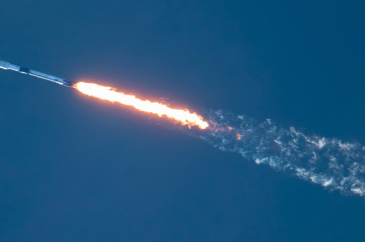 Технології - Нова ракета Falcon 9 вивела на орбіту ще 27 супутників Starlink