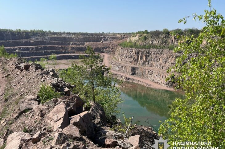 Новини України - Поліція заблокувала роботу підсанкційних кар&rsquo;єрів і заводів