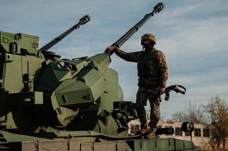 Новини України - ППО відбила атаку майже 100 російських дронів