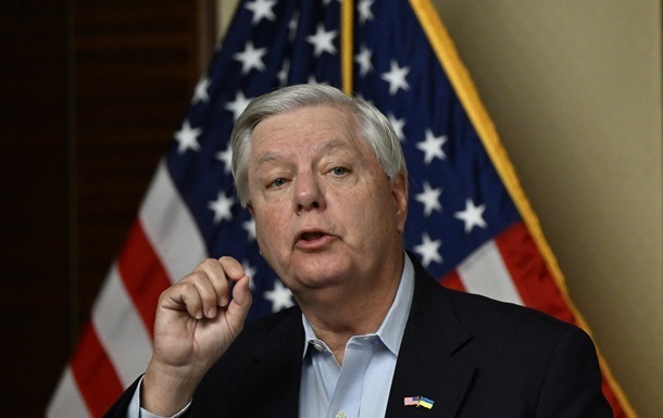 Новини світу - Сенатор Грем підтримав Трампа у його бажанні стати Папою Римським