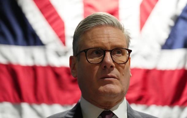 Новини світу - Стармер відвідав базу в Британії, де проходять навчання українські військов