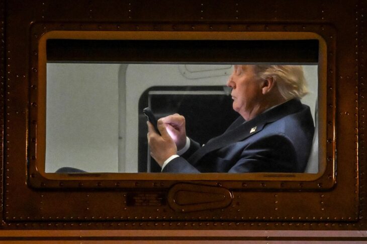 Новини світу - Трамп розповів, хто пише його пости у соцмережах