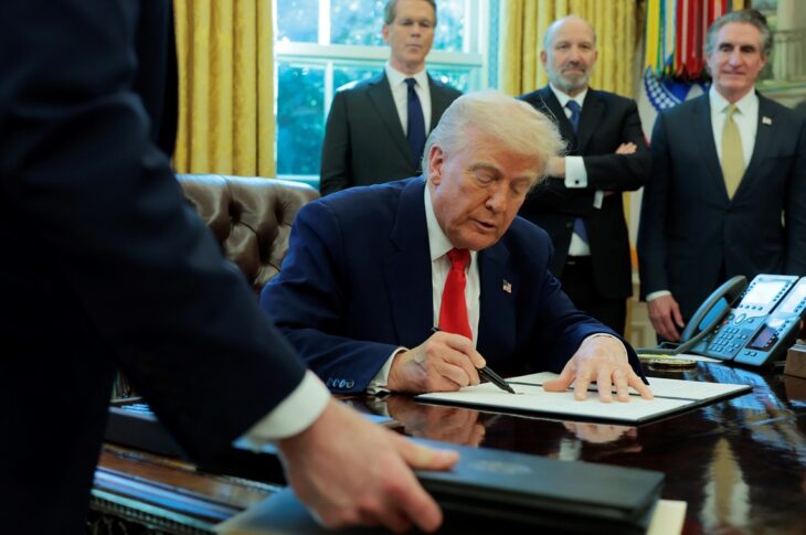 Новини світу - Трамп спростив експорт американської зброї