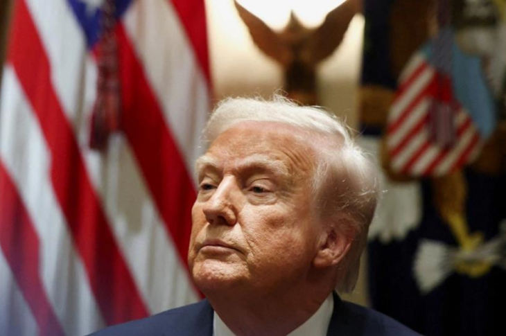 Новини світу - Трамп відкрив у своєму гольф-клубі пам'ятник самому собі
