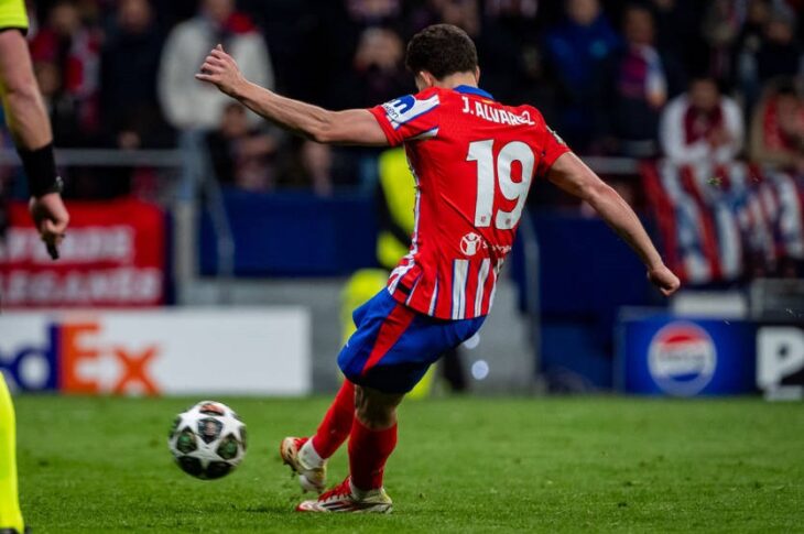 Новини спорту - Уболівальники Атлетіко вимагатимуть від УЄФА відеозапис пенальті Альвареса