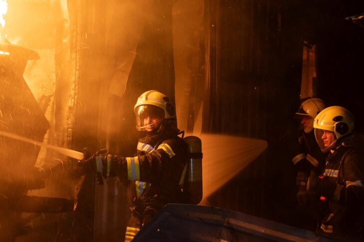 Новини Києва - В Києві ліквідували пожежу площею 1500 кв. метрів