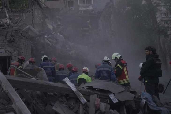 Новини Києва - В Києві розбирають завали: підтверджена смерть восьми людей