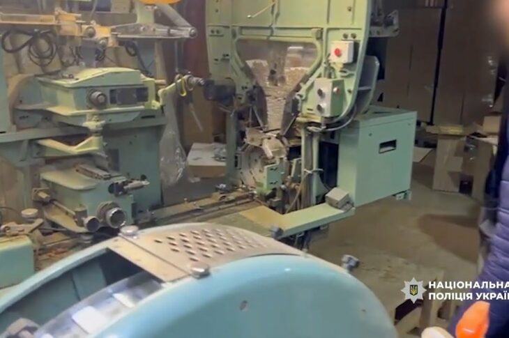 60 млн злочинного прибутку на виробництві сигарет: поліція знешкодила діяльність підпільної фабрики