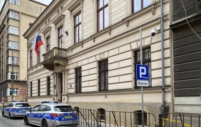 Новини світу - Диверсії РФ: Польша закриває генконсульство Росії в Кракові