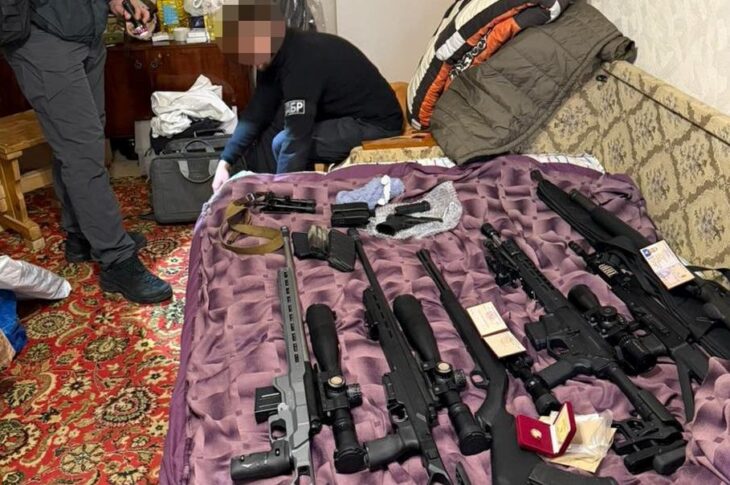 Новини України - До АРМА передано зброю, вилучену у колишнього комбрига