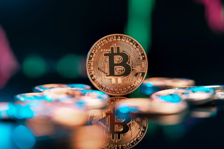 Новини світу - Курс біткоїну перевищив 105 тис. дол. уперше з січня