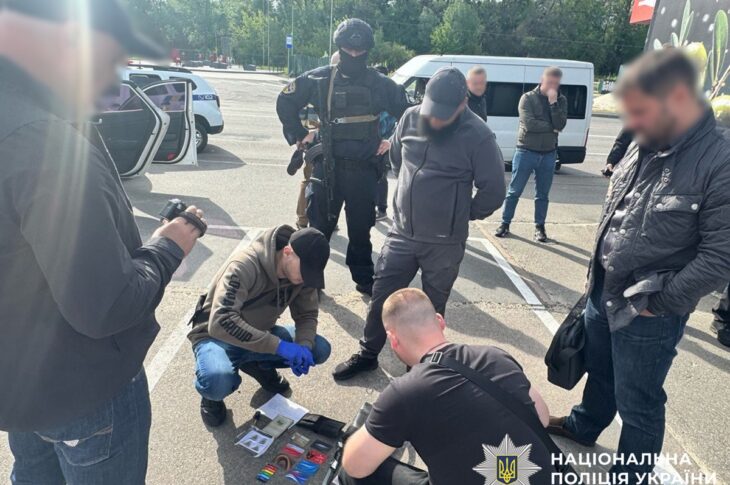 Новини України - На Київщині викрили групу рекетирів