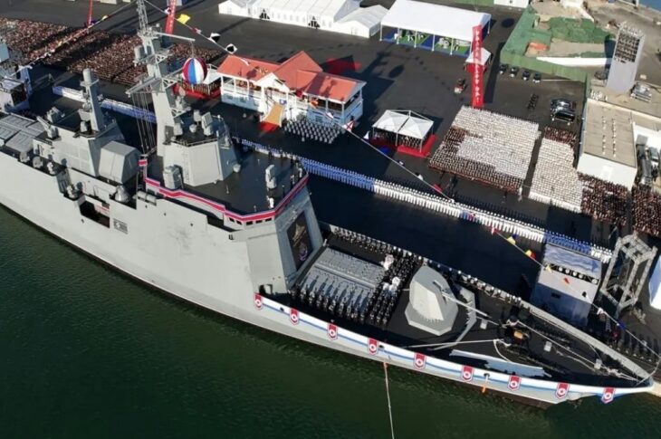 Новини світу - Новий есмінець КНДР частково затонув під час спуску на воду