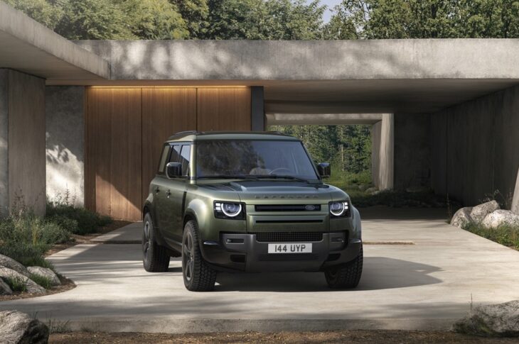 Авто новини - Представлено оновлений Land Rover Defender