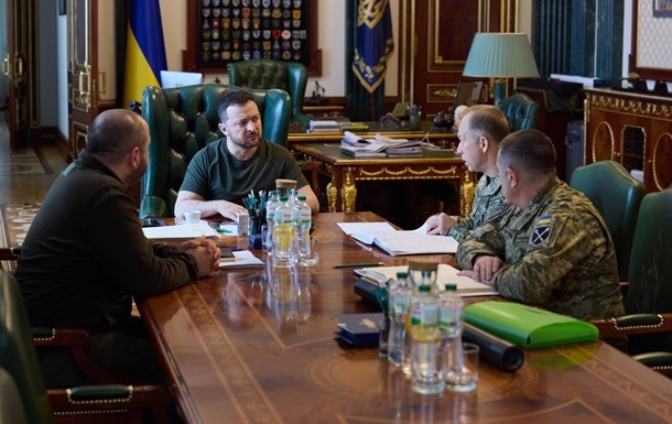 Новини України - Ракетна програма та дрони: президент провів Ставку