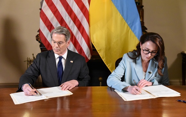 Новини світу - Стратегія "виграв-виграв": що дає Україні та США угода про копалини