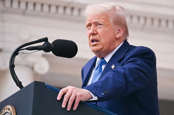 Новини світу - Трамп розглядає рішення щодо зброї Україні - ЗМІ