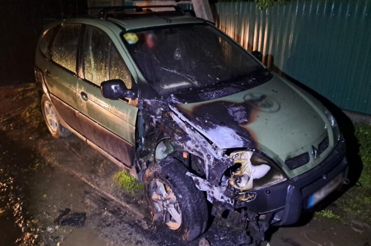 Новини України - ​У Бердичеві підпалили два військових автомобілі