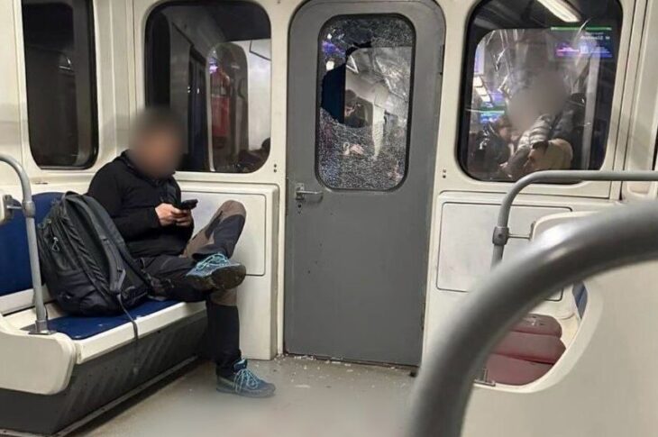 Новини Києва - У Києві п'яний хлопець розбив скло у вагоні метро