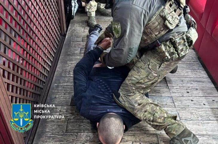 Новини Києва - У Києві поранили іноземця під час пограбування - підозрюваних затримали