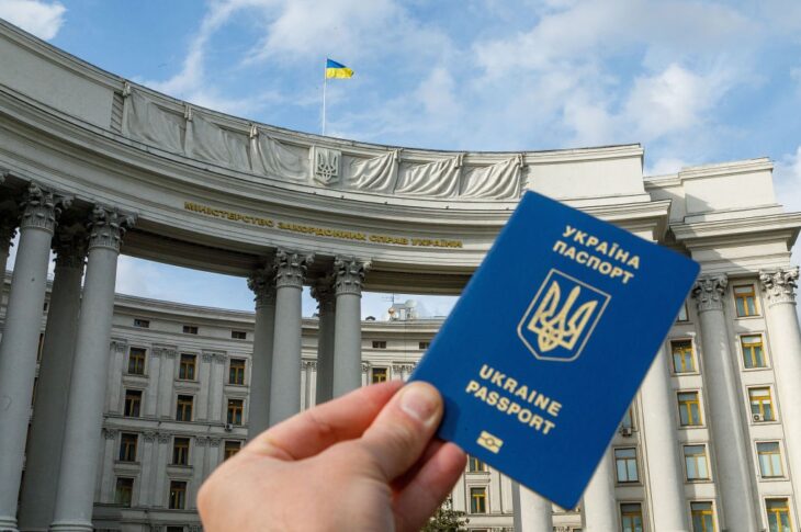 Новини України - У Раді пропонують дозволити виїзд чоловікам до 23-24 років