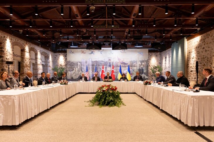 Новини України - У Стамбулі почалась зустріч Україна-Туреччина-США