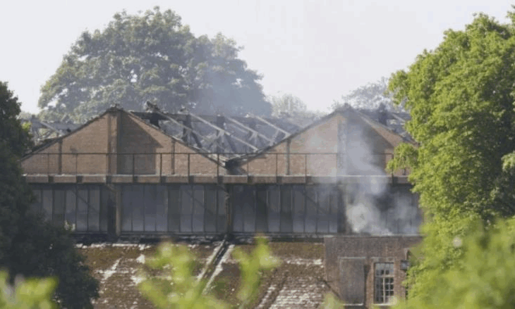 Новини світу - В Британії сталася пожежа на колишній військовій базі, є загиблі
