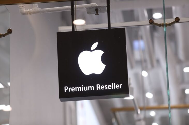 Новини світу - В Росії оштрафували Apple за "пропаганду ЛГБТ"