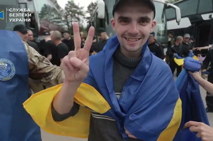 З полону звільнили ще 303 українців, – ексклюзивне відео СБУ третьої частини обміну 1000 на 1000