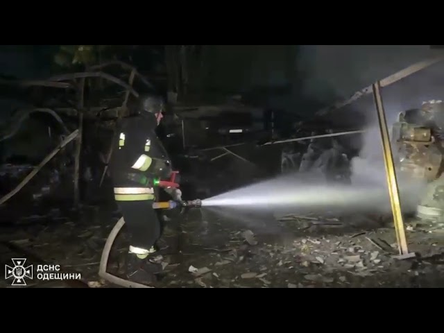 Одещина: Рятувальники ліквідували пожежу, спричинену ворожою атакою
