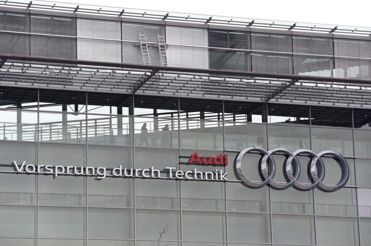 Авто новини - Audi офіційно відмовилася від планів випускати тільки електромобілі