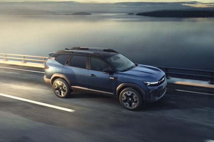 Авто новини - Dacia представила кросовер із запасом ходу 1450 км