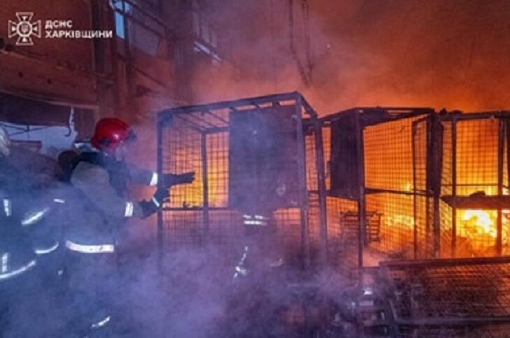 Новини України - Дрони РФ атакували поштовий термінал у передмісті Харкова, сталась пожежа
