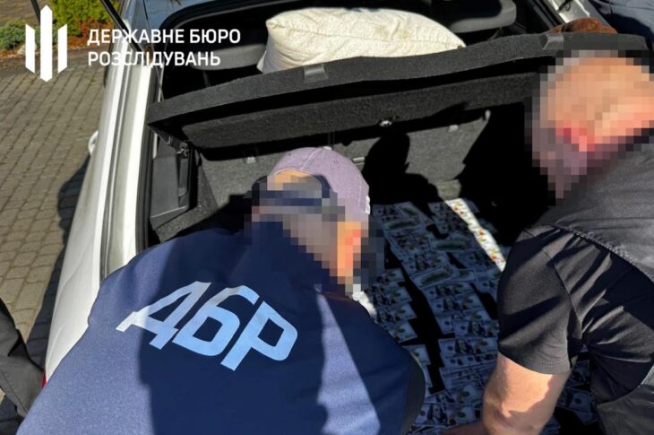 Новини України - На Рівненщині посадовець вимагав побори з правоохоронців