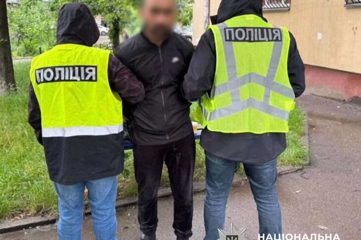 Новини Києва - Погрожували гранатою: у Києві двоє іноземців тероризували перехожого