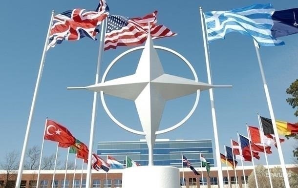 Новини світу - Рамштайн та саміт НАТО: поки США відвертаються, Україна набирає обороти