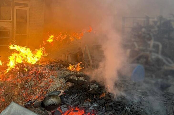 Новини України - Росіяни обстріляли підприємство на Чернігівщині, виникла масштабна пожежа