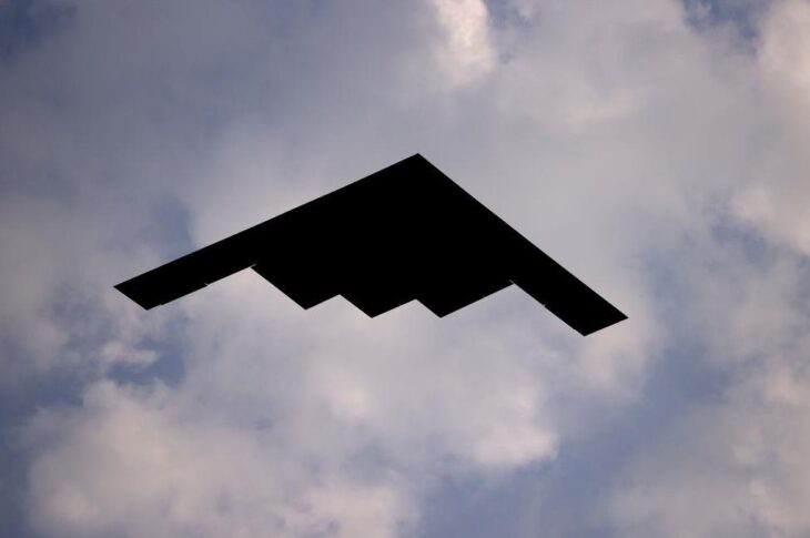 Новини світу - Трамп опублікував відео з піснею Бомбардуй Іран