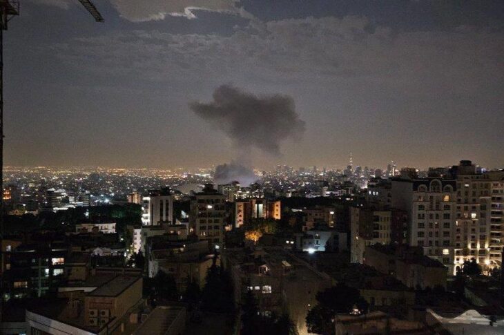 Новини світу - У Тегерані пролунали вибухи - ЗМІ