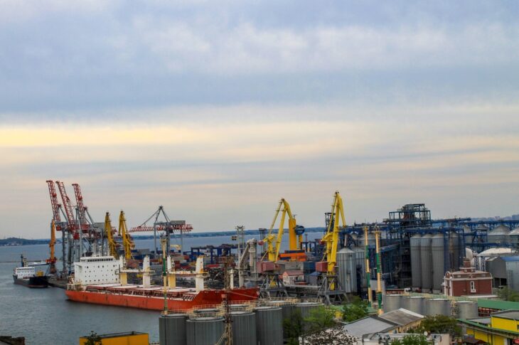 Новини бізнесу - Українські морпорти обробили 40 млн тонн вантажів з початку року