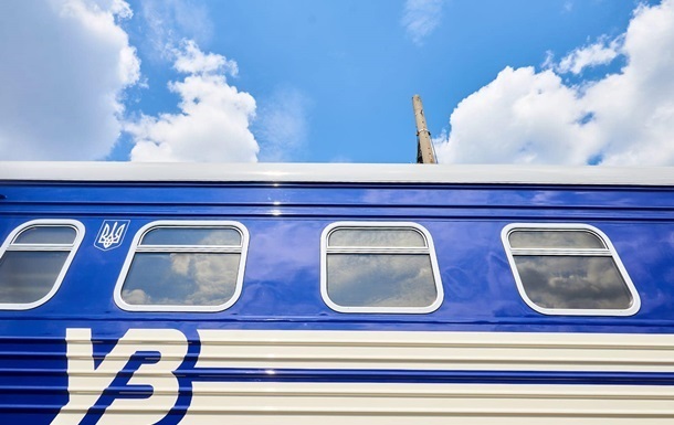 Новини бізнесу - Укрзалізниця показала нові вагони від українського виробника