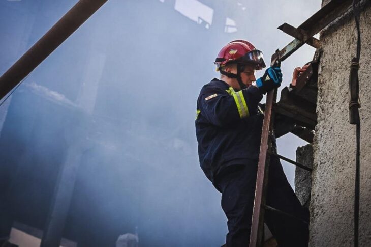 Новини України - В Харкові ліквідовано пожежу на підприємстві після обстрілу 7 червня