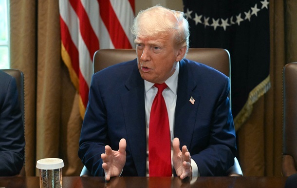 Новини світу - Відома реакція Трампа на удари СБУ по літаках РФ